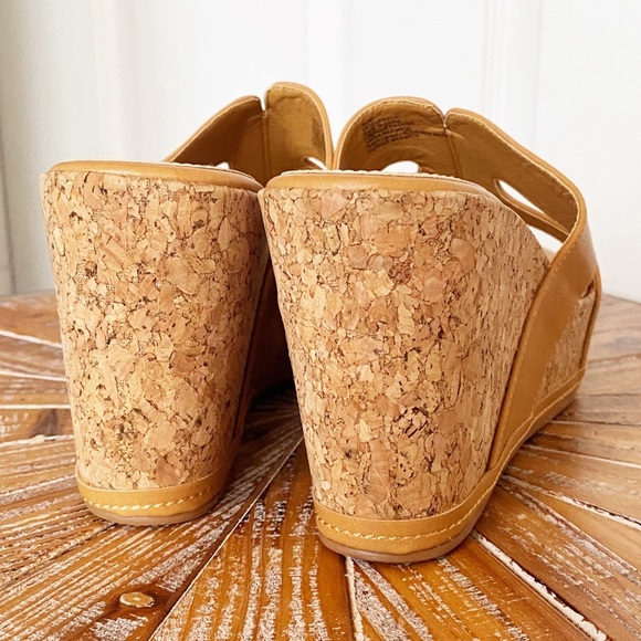 NWT Shoe Dazzle Faux Leather Slip On Cork Wedge Size 10 - Picture 5 of 14